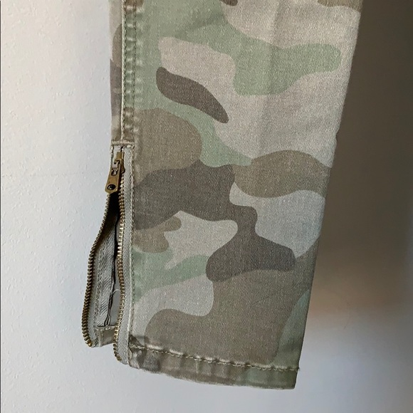 Abercrombie & Fitch Camo Pants - Picture 4 of 4